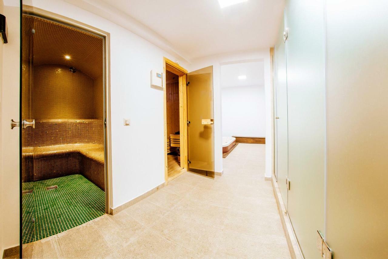 Piatra Pinului Ski & Spa Ґурагумора Екстер'єр фото